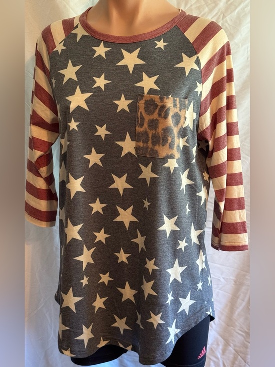 Crazy Train Tops - Fun! Patriotic Stars & Stripes Raglan 3/4 Sleeve Top with Leopard print Pocket